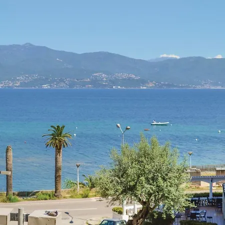 One-bedroom In Ajaccio 阿雅克肖